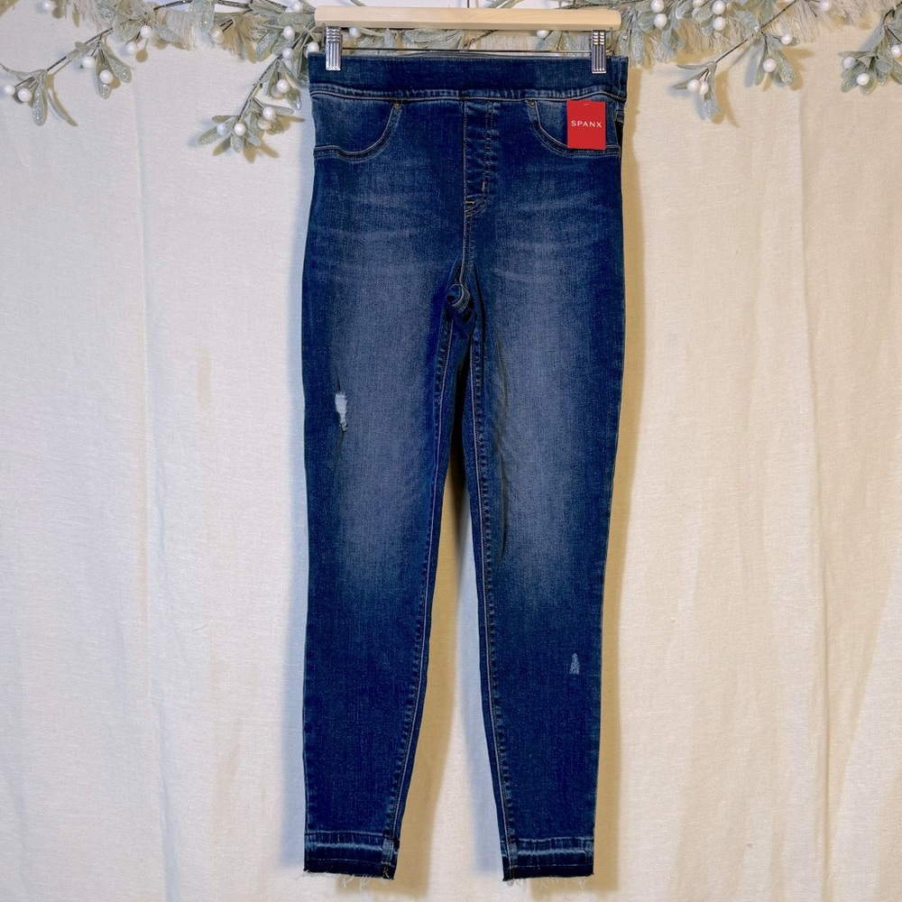 SPANX *NWT* Skinny Distressed Legging Jeans